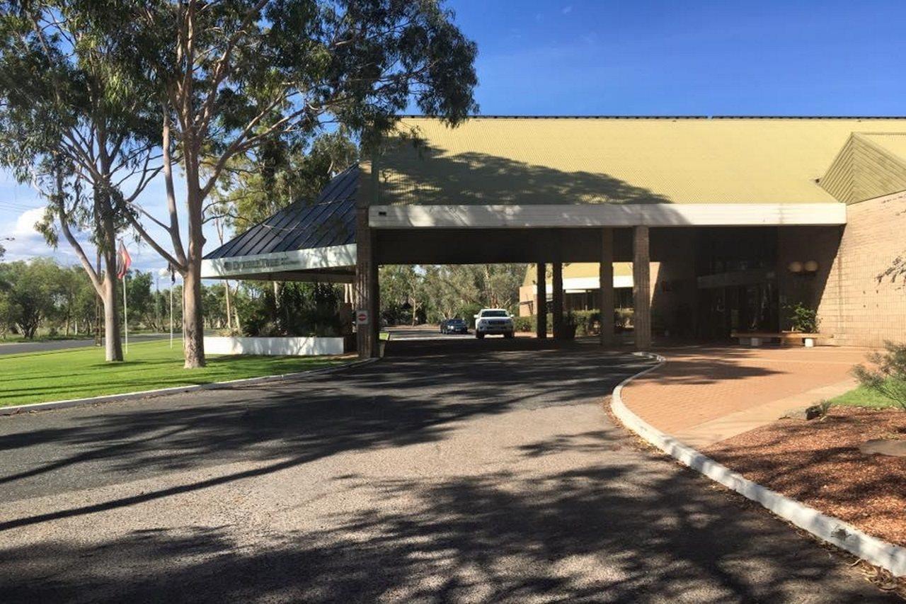 Doubletree By Hilton Alice Springs Hotel Eksteriør billede